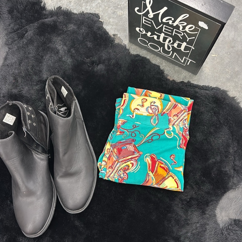 LuLaRoe Kids Leggings with Teal Yellow Phonograph Victrola Gramophone Pattern OS